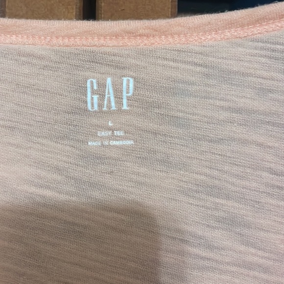 Gap gently worn ruffle sleeve tee - Picture 2 of 2